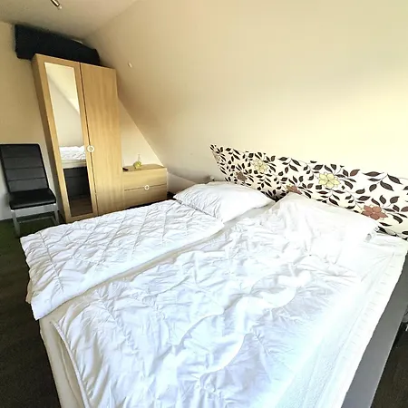 Zeesboothaus - 3 - Mit Balkon, Ausblick, Sauna Apartament Middelhagen