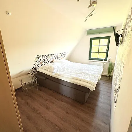 Zeesboothaus - 3 - Mit Balkon, Ausblick, Sauna Middelhagen